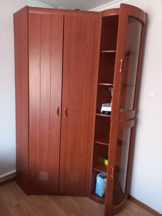 продам угловой шкаф