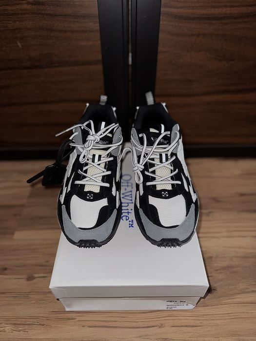 Off White Be Right Back