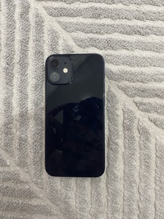 Айфон 12 мини.