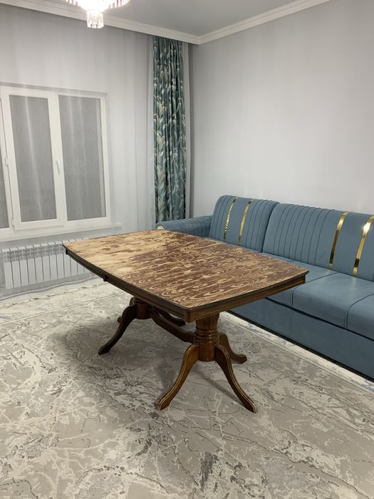 Продаю стол, цена — 50 000 тг.