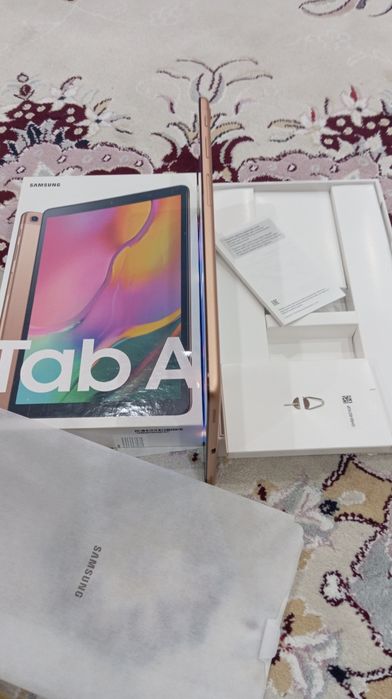 Планшет SAMSUNG 10"