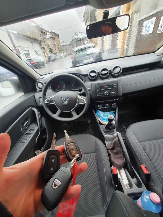 Reparatii contacte auto, programare cheie cu cip sau cheie pierduta