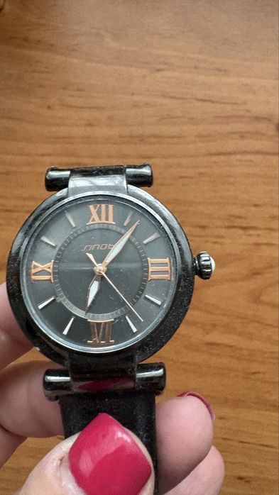 Часовник в черно