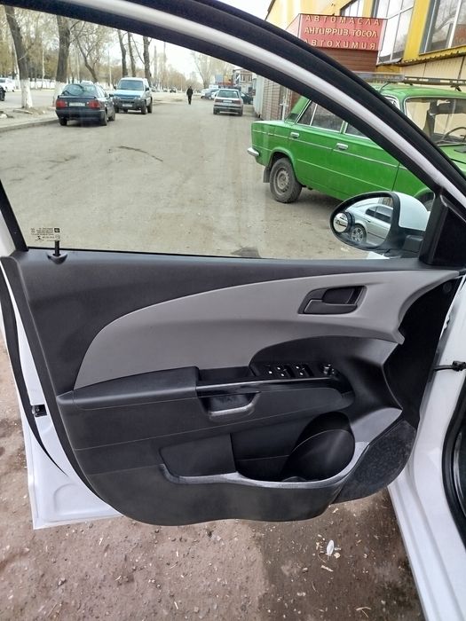 Продам Chevrolet Aveo T300, 2015