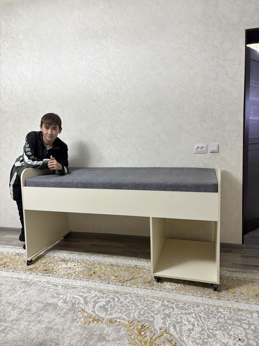 кроват продается