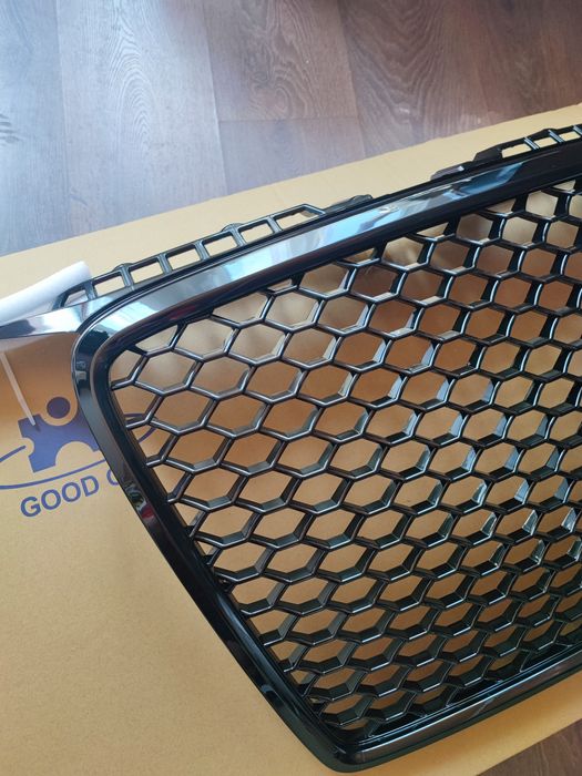 АУДИ А3 8П Решетка без емблема пчелна пита  гланц AUDI A3 8P S Line  0