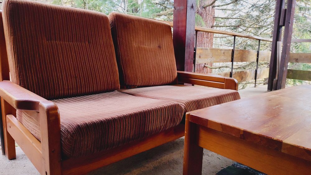 Градински масивни мебели