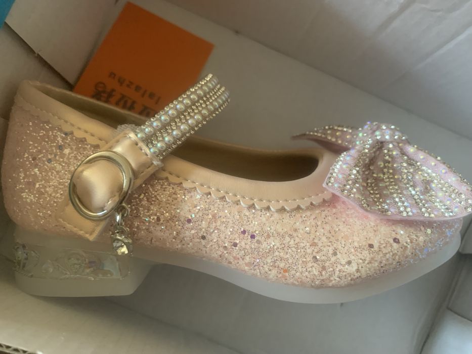 Детская обувь,туфельки нарядные