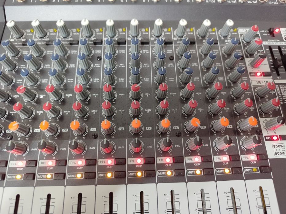 Vând mixer pmp. 4000
