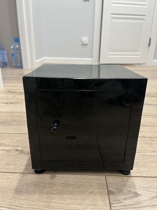 Продам сейф, новый.