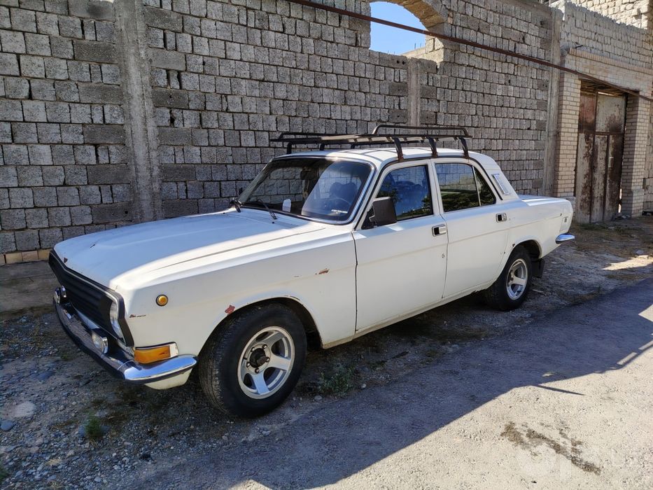 Mashina GAZ 2411