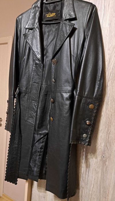 Дамско кожено манто без следи от употреба