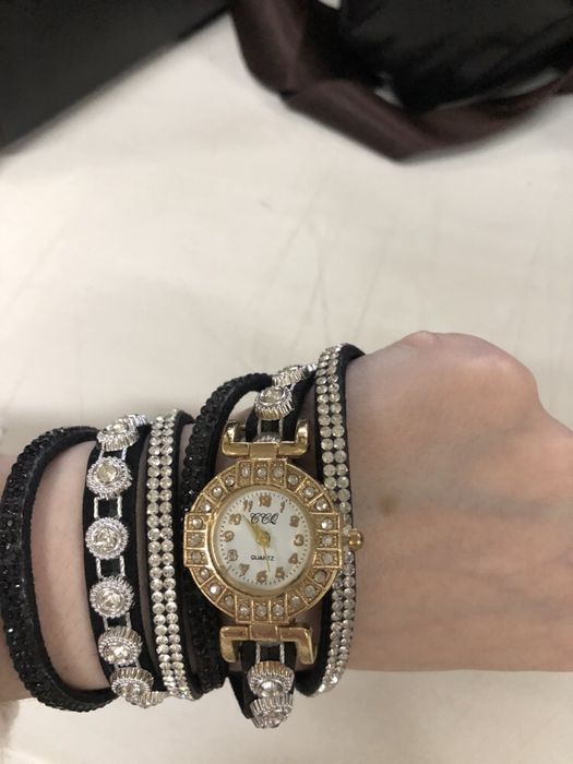 Часы-браслет