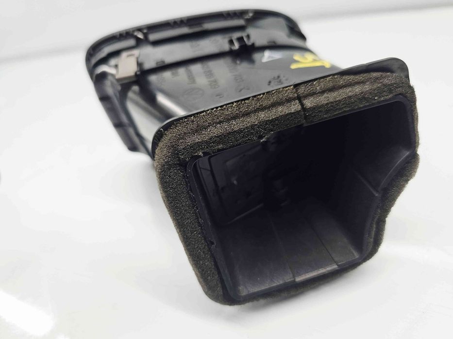 Grila aerisire stanga Volkswagen Golf 6 (5K1) [Fabr 2009-2013] 5K0819