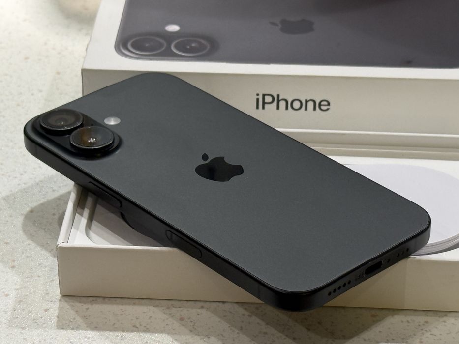 iPhone 16 128GB Black – Перфектен, 95% Батерия, ГАРАНЦИЯ!
