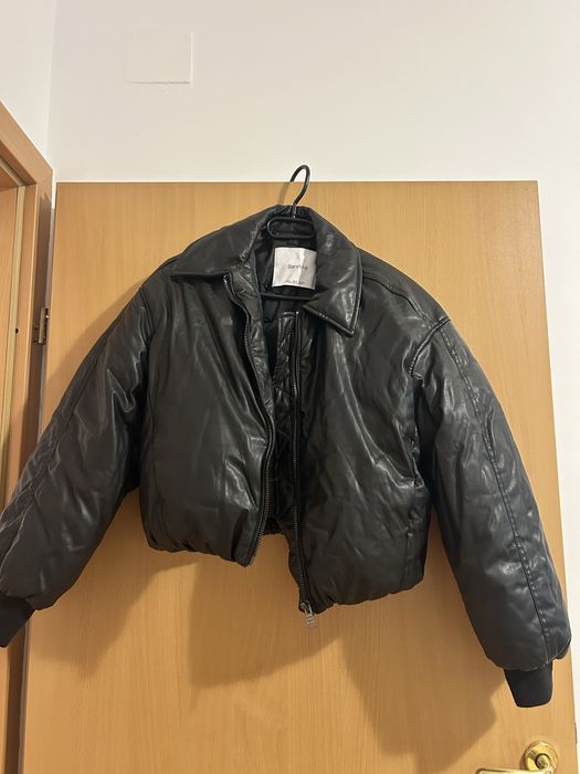 Geaca Bershka nepurtata