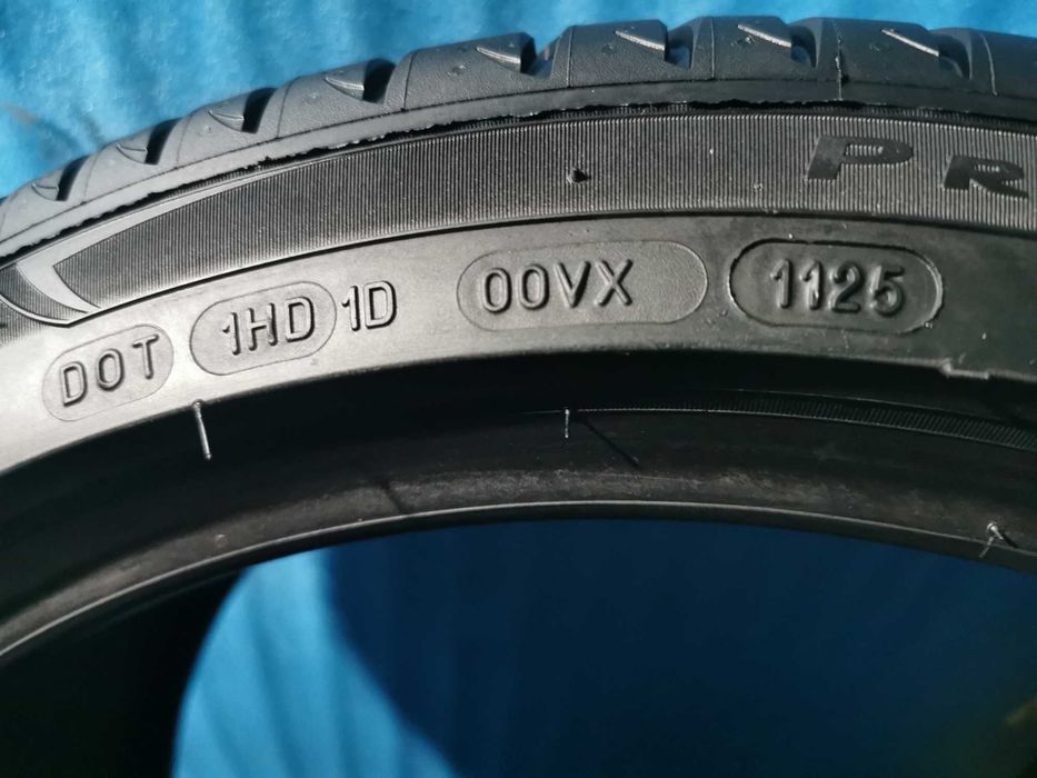 275/35 R19 - michelin runflat 2 bucati