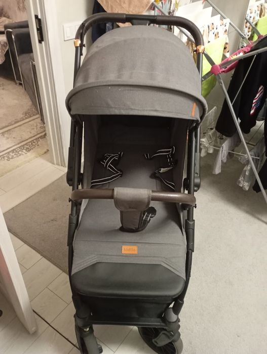 Продаю каляски 2 по цене одной