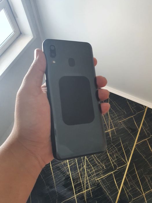 Самсунг а 20 продаю .