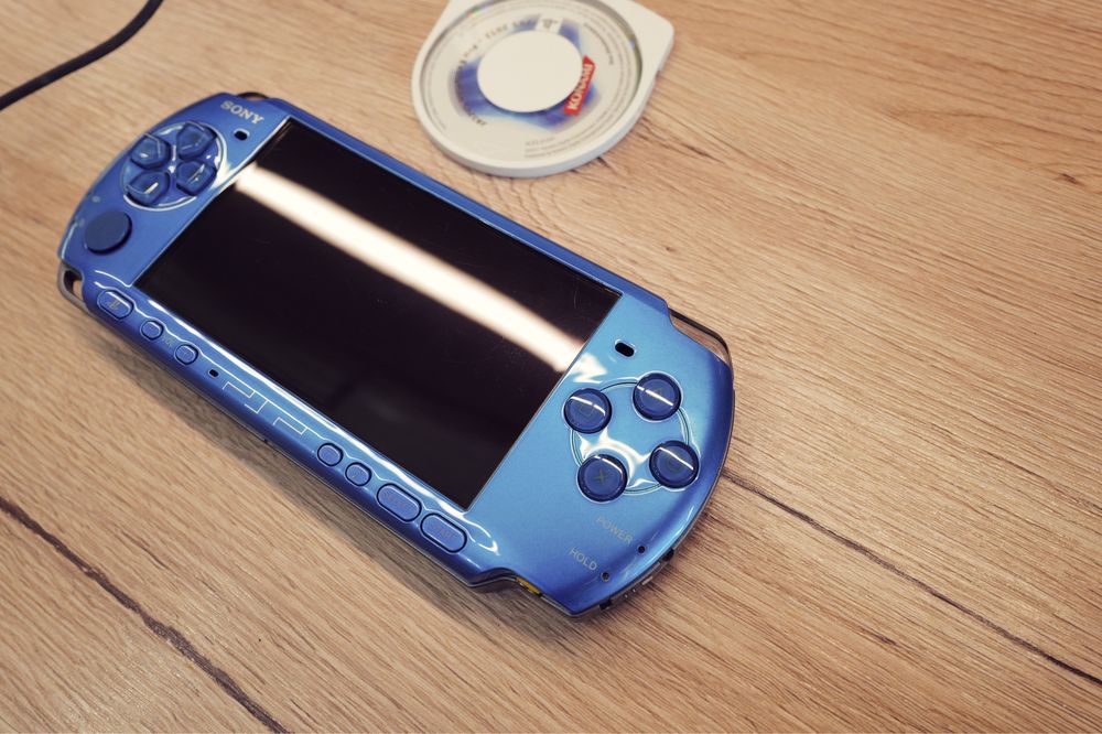 Consola joc PSP Playstation Vibrant Blue 3004 impecabila Card Charger