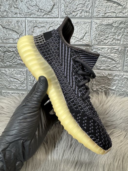 Yeezy 350 v2 Carbon Pk Premium