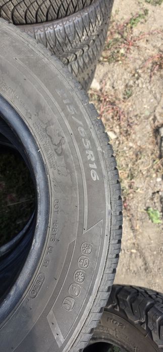Гуми 2бр 215/65/16 - 1бр- 65 евро