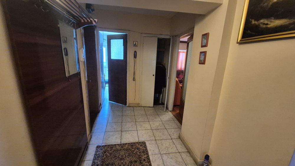 PROPRIETAR – De Vânzare: Apartament 3 Camere, Ultracentral Giurgiu (Etaj 5/8, Termoizolat, Centrală + Boiler)