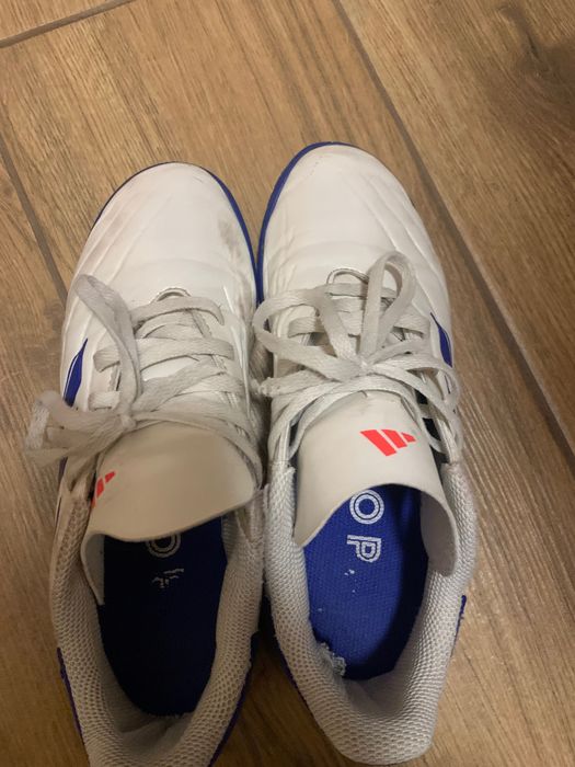 Продавам Футболни обувки