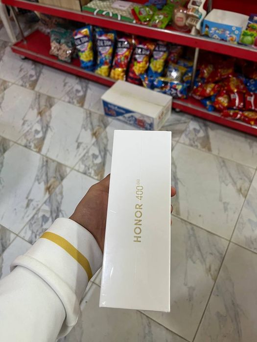 Honor 400 5g с гарантии новый