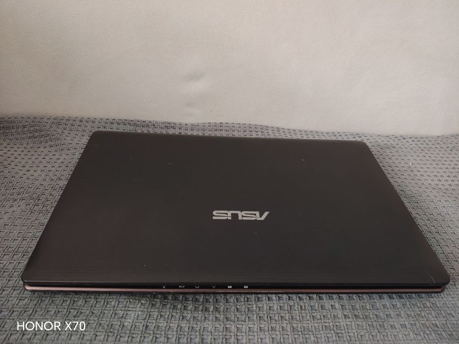 Ноутбук Asus  в отличном состоянии