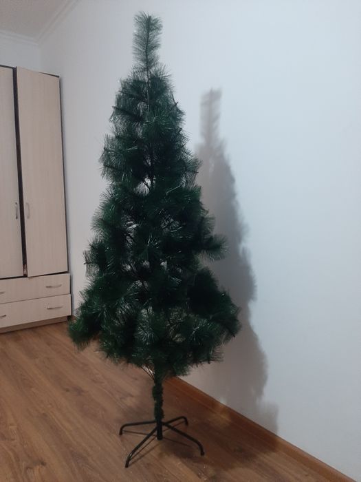 Новогодняя искусственная елка