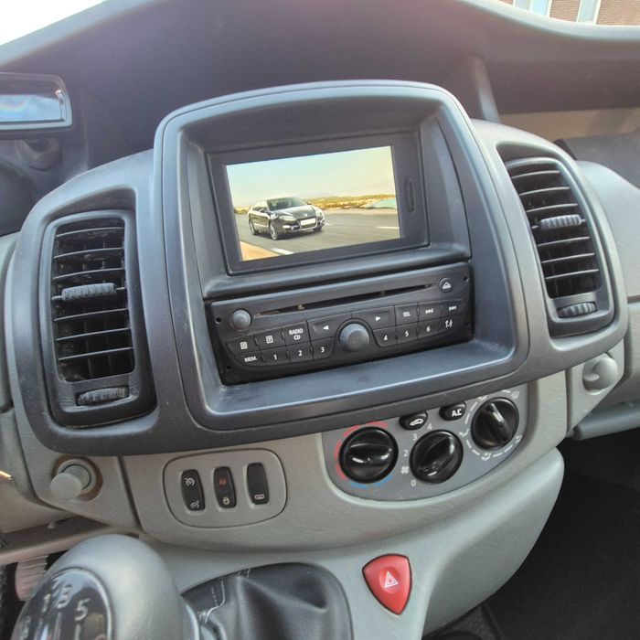 Renault trafic Euro 5 cu doua usi lateral