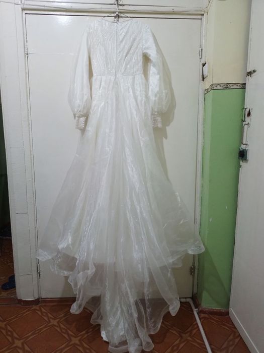 Vecherniy ko'ylak  1 marta kiyilgan 46 razmer 1 millon