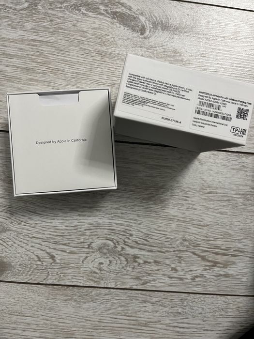 Наушники Airpods