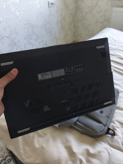 Asus vivobook sotiladi