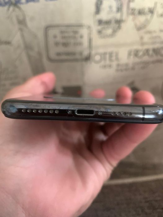Айфон xs max в хорошем состоянии