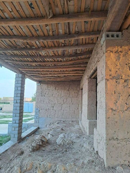 Қурилиши тугалланмаган ховли сотилади