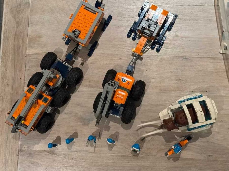 Lego City  60195 : Arctic Mobile Exploration Base