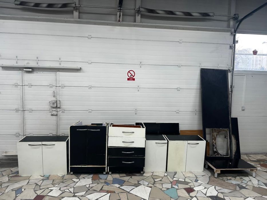 Продам кухонный гарнитур .