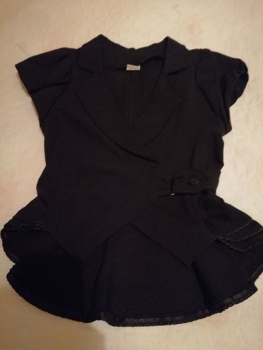 Елегантен елек с пеплум