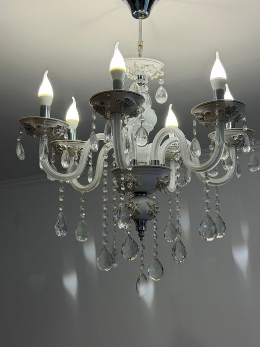 Продам диван и люстру