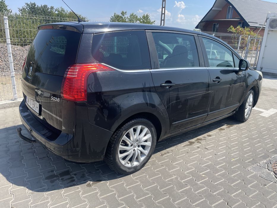 Peugeot 5008     7 locuri