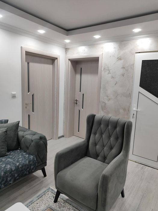 Продава се Тристаен апартамент в Исперих - 94 кв.м за 1085 €/кв.м - Снимка #2