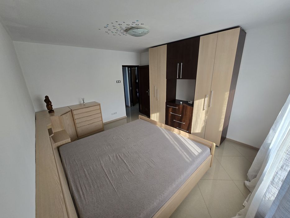 Inchiriez apartament cu 2 camere (64mp)