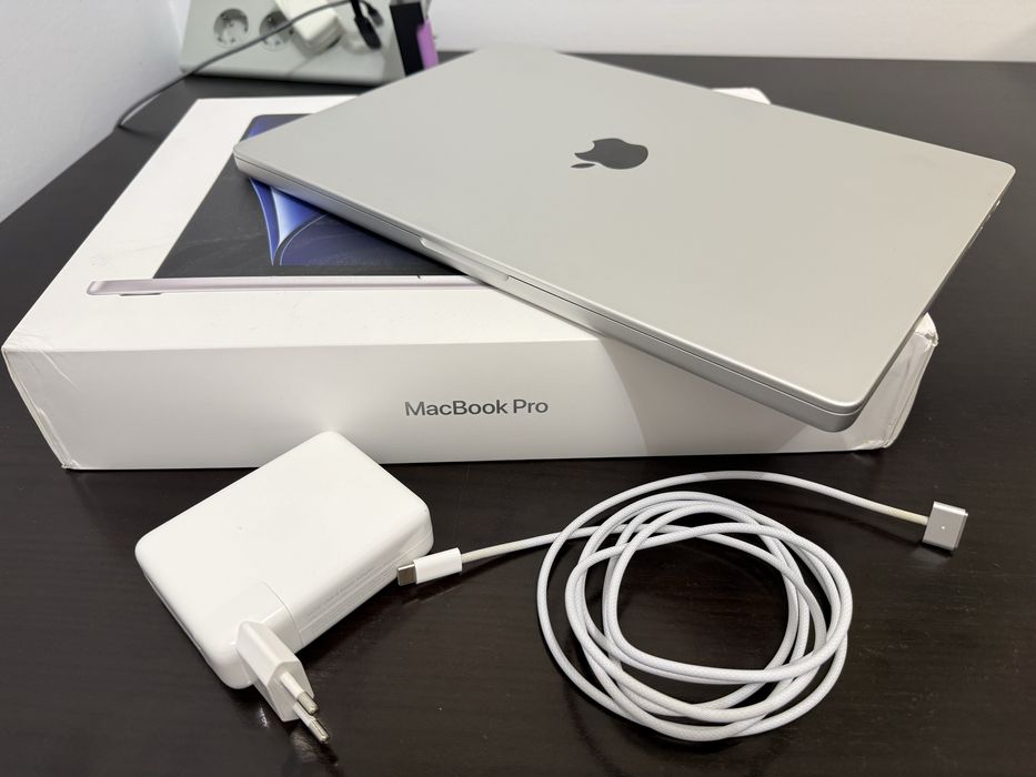 MacBook Pro 16 M2 Pro ca nou 512GB SSD 100% baterie