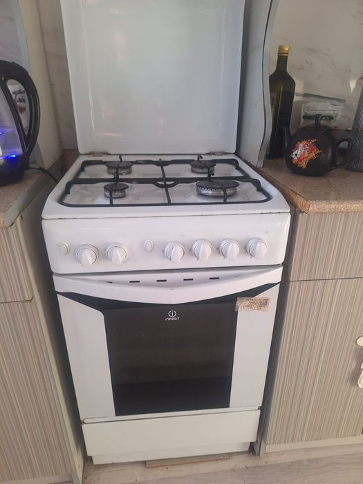 Продам технику и мебель