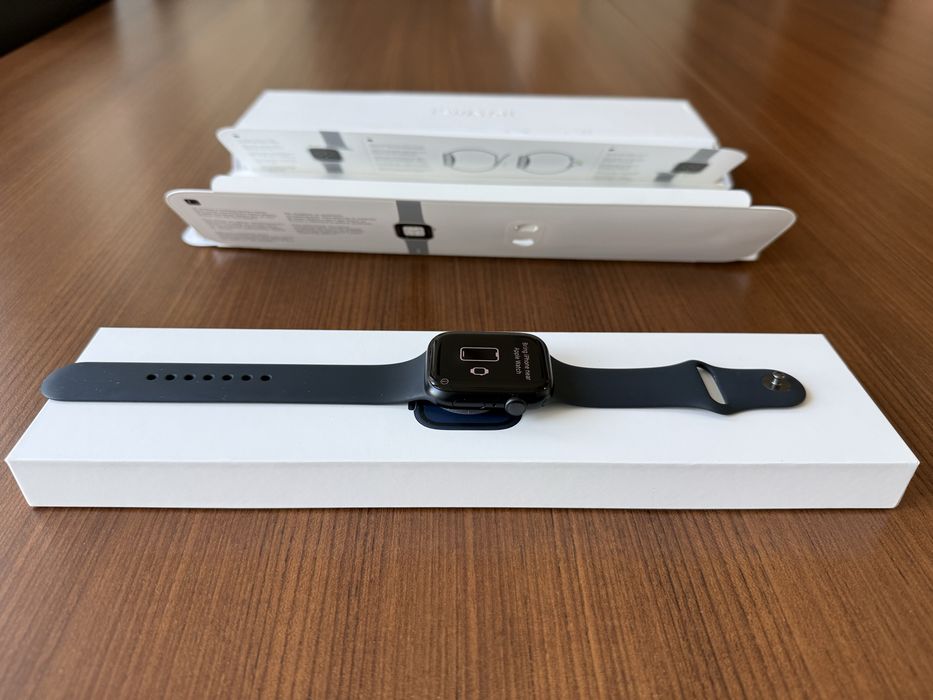 NOU Apple Watch Series 8 45 mm Midnight Aluminium