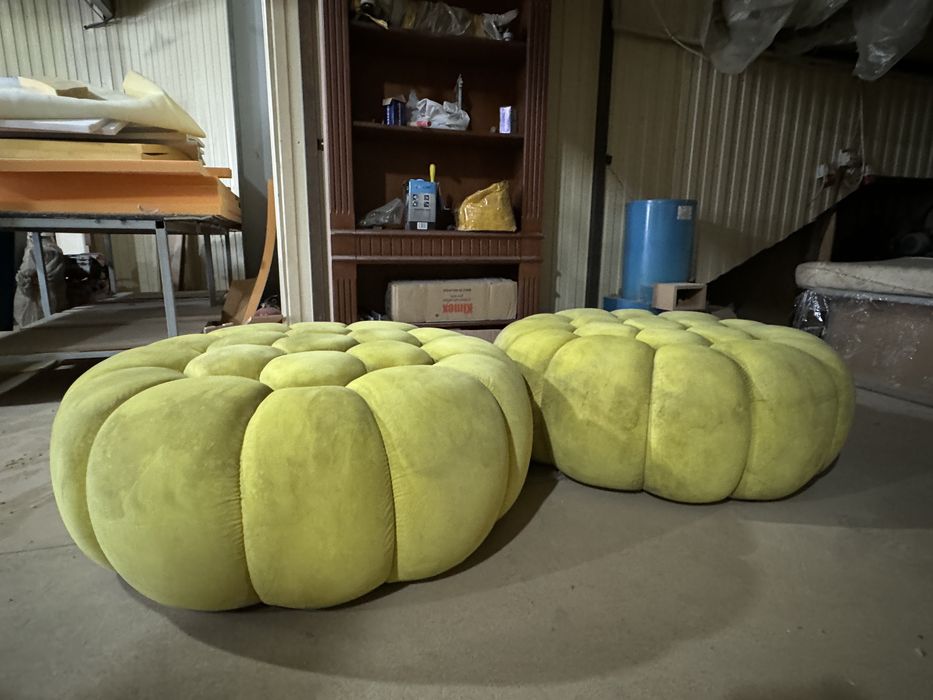 кресло,круглы пуф.