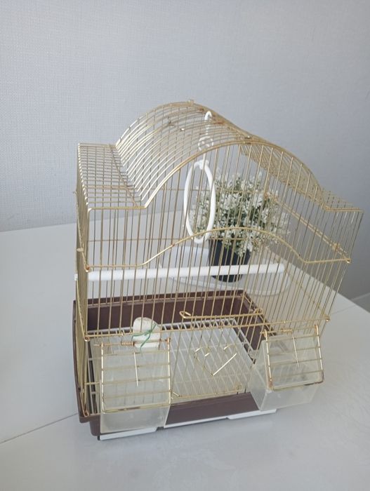 Продам клетку для попугаев