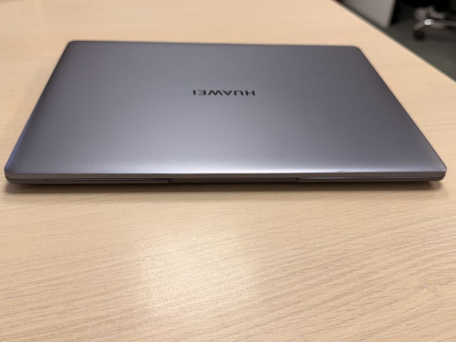 Vand laptop HUAWEI matbook 16GB